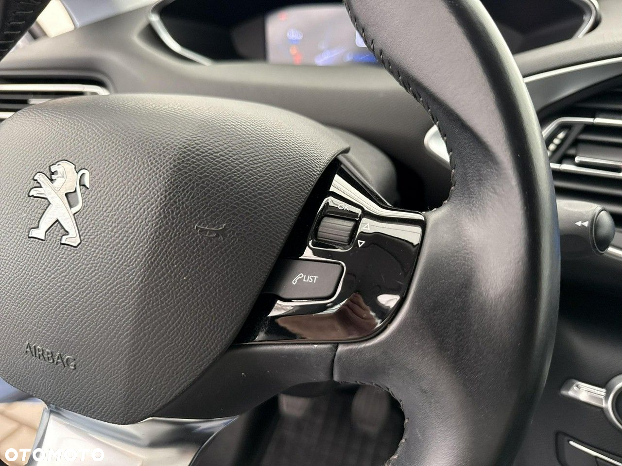 Peugeot 308 - 25