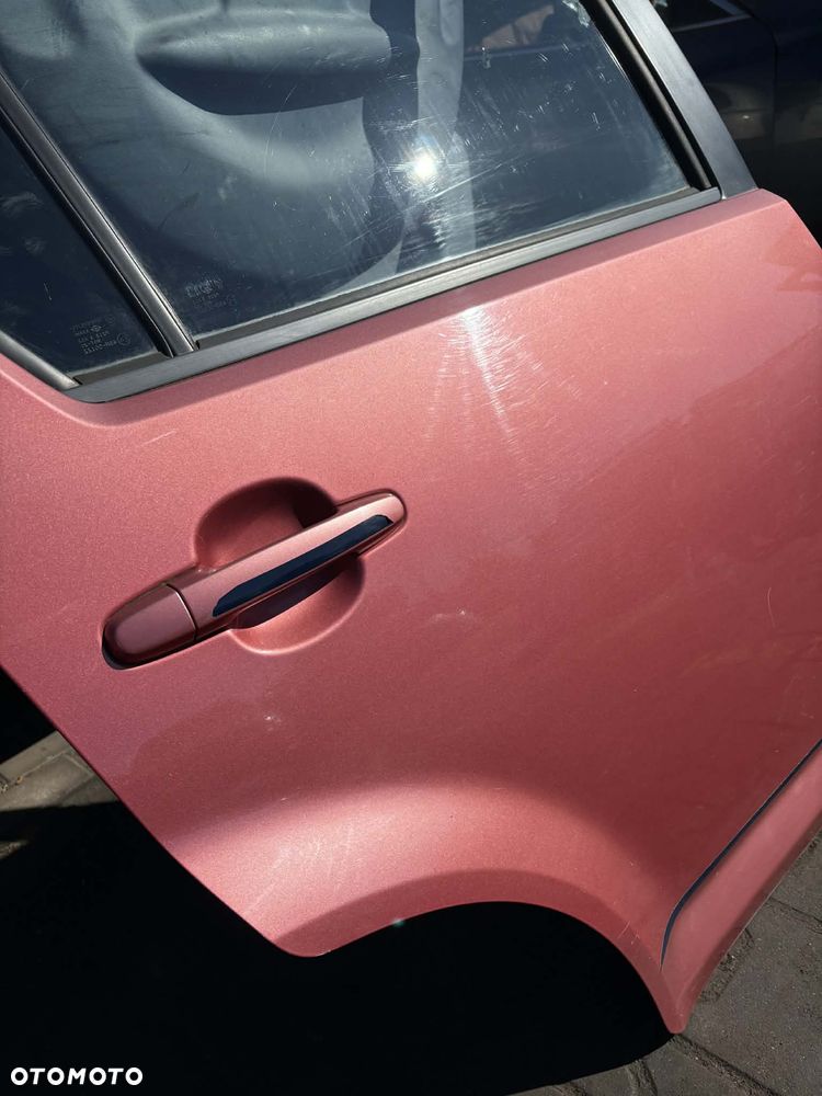 DRZWI DAIHATSU SIRION II - 5