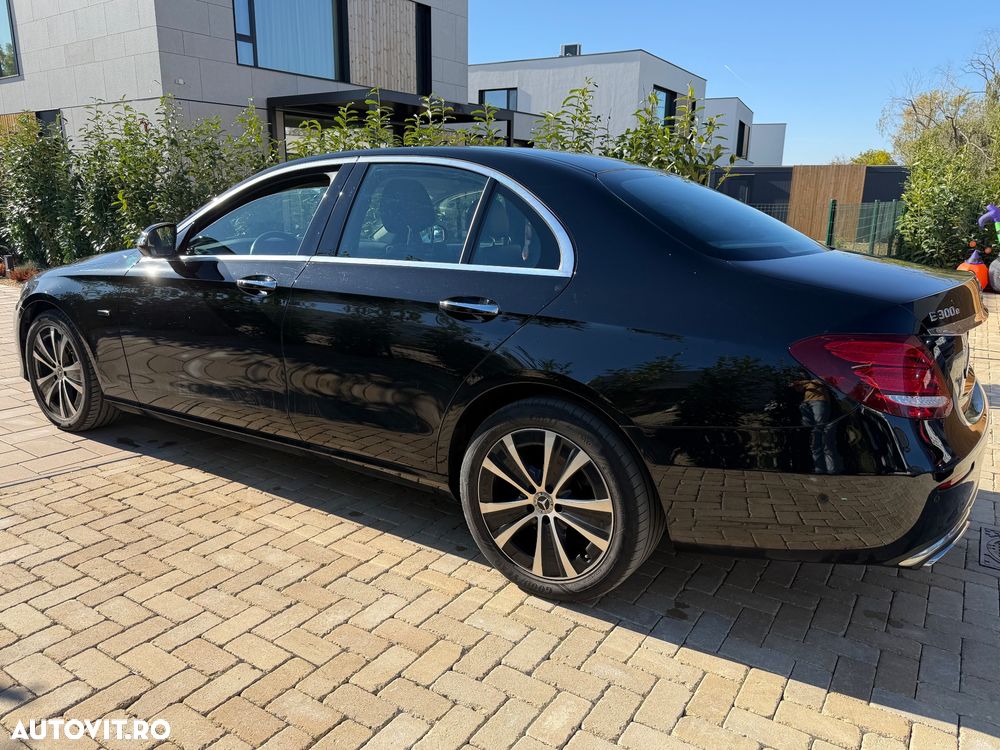 Mercedes-Benz E 300 Aut. - 3