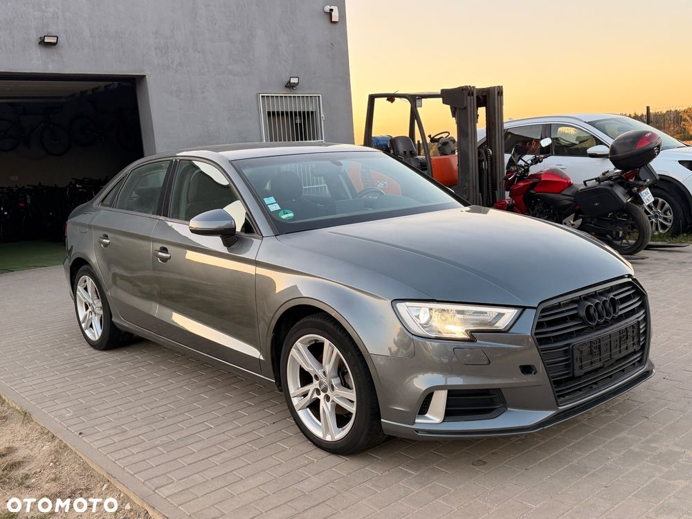 Audi A3 Limousine 30 TFSI design - 1