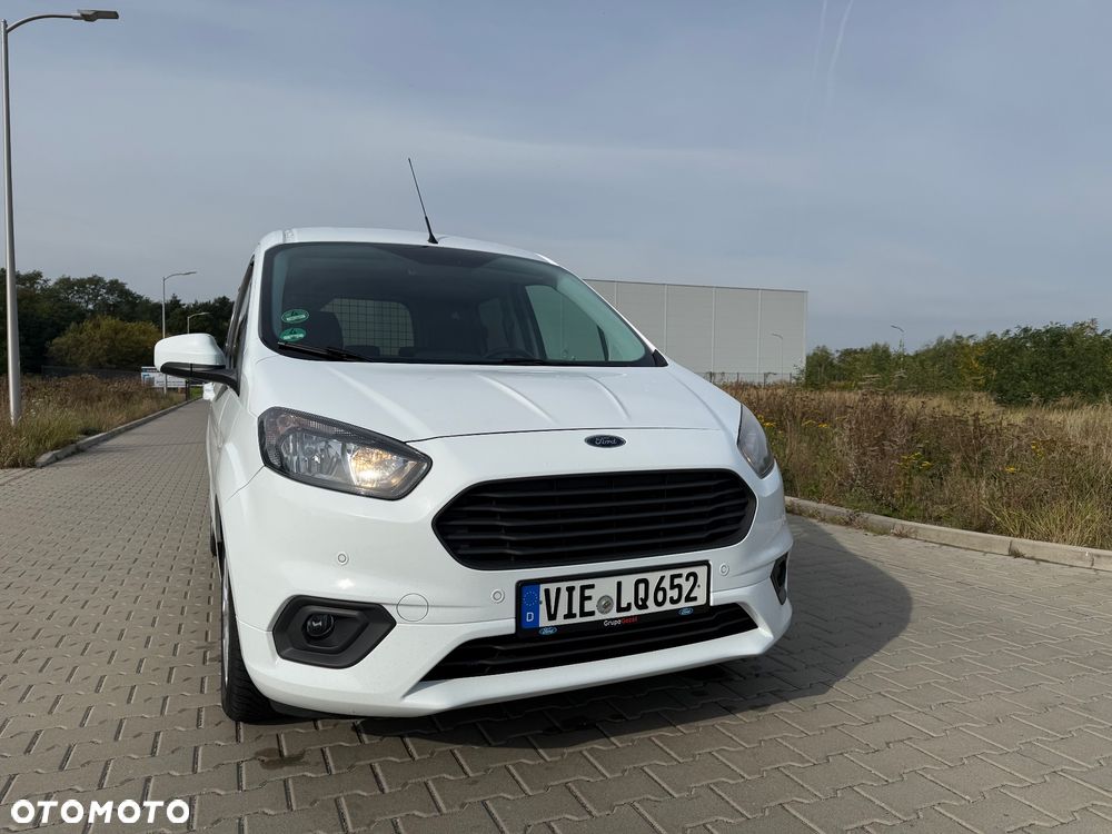 Ford Tourneo Courier 1.5 TDCi Trend - 23