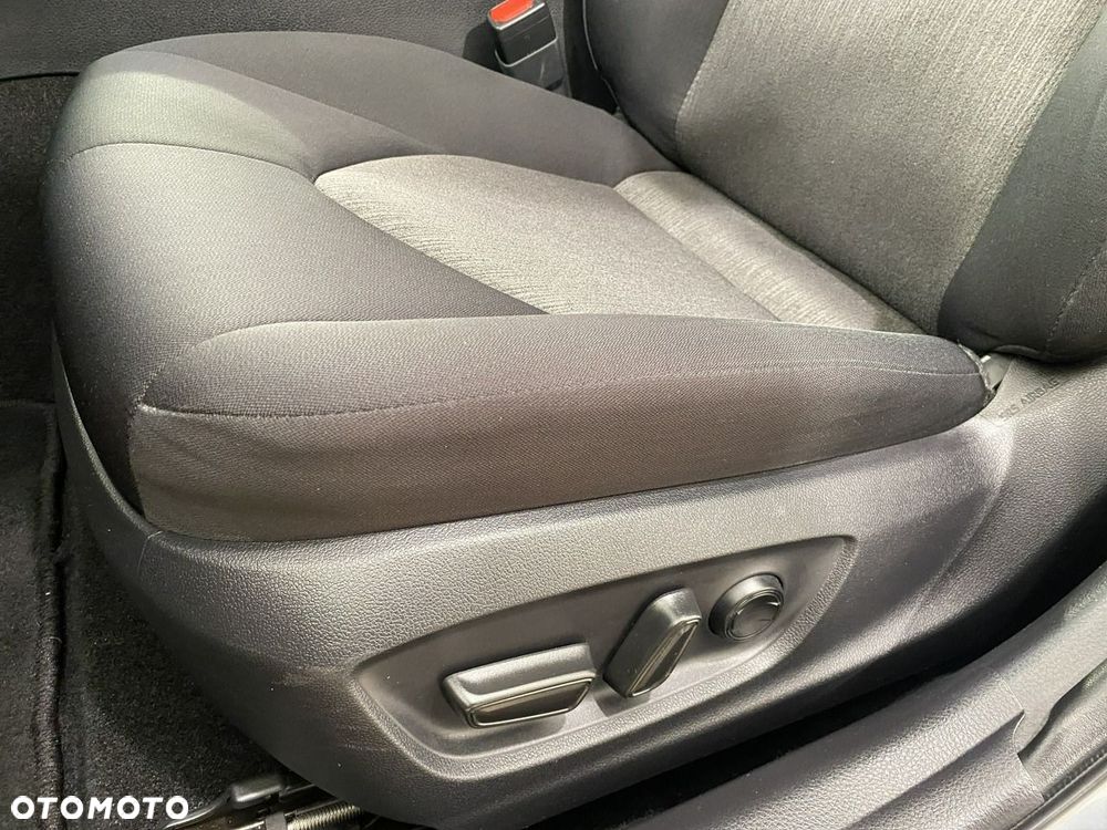Toyota Camry 2.5 Hybrid Comfort CVT - 18