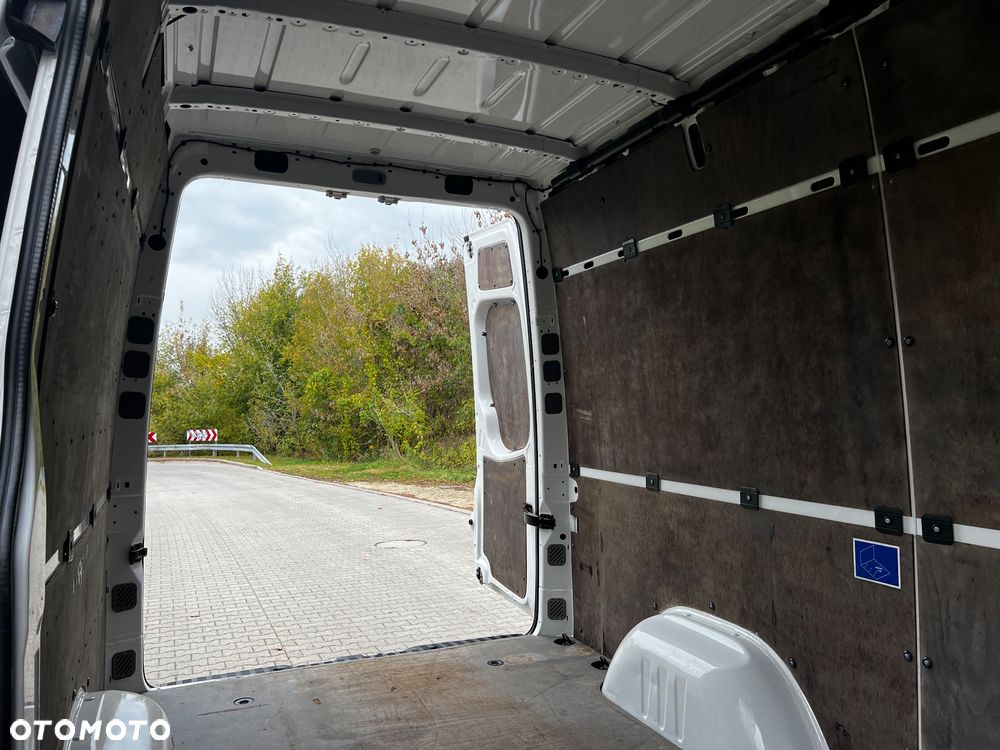 Volkswagen CRAFTER - 14