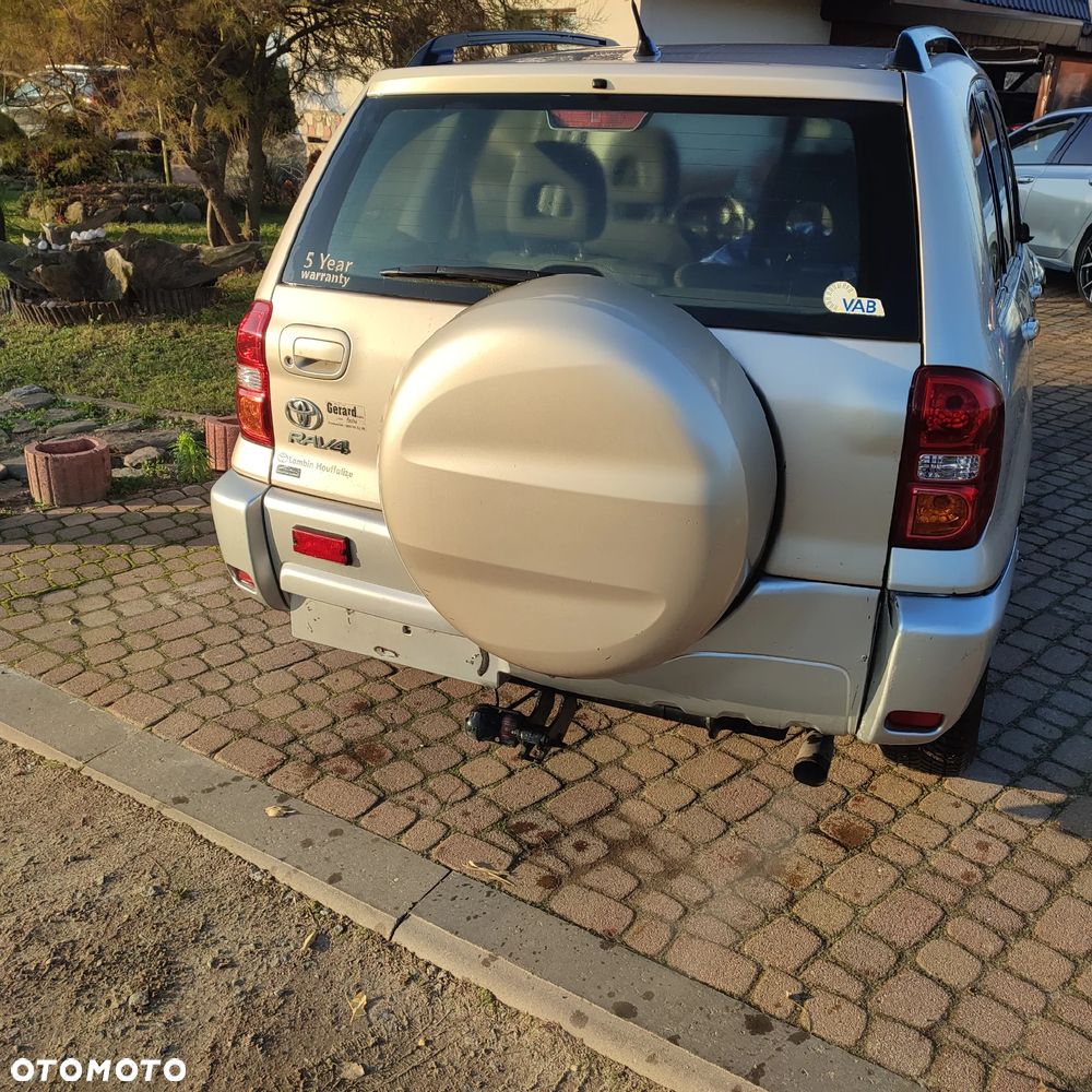 Toyota RAV4 2.0 D-4D 4x4 - 2