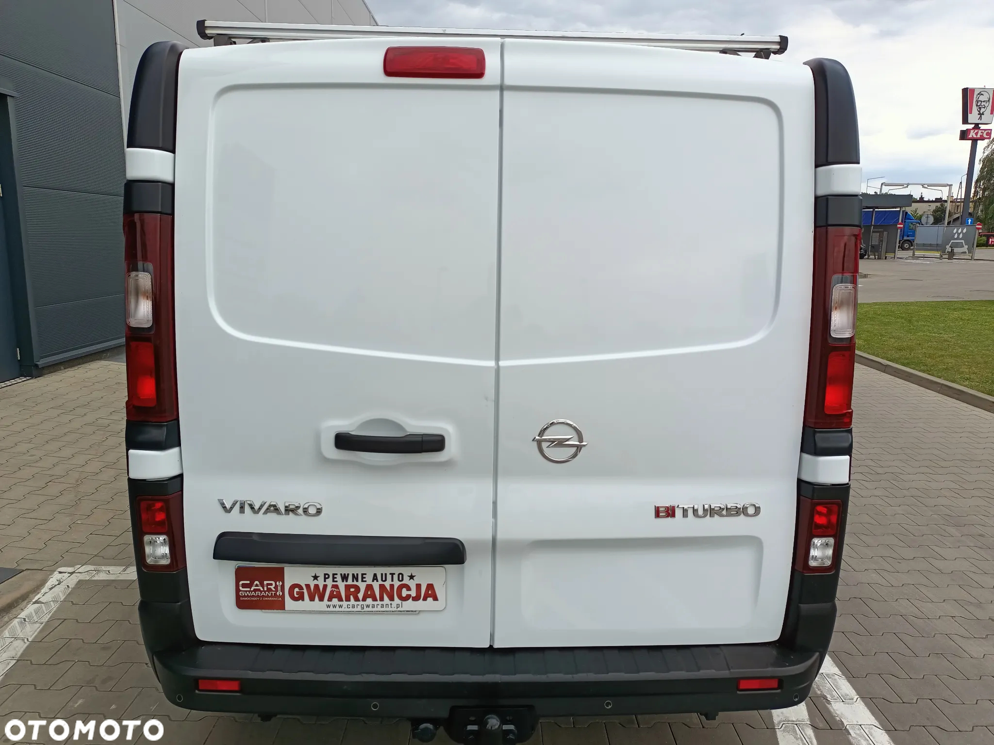 Opel VIVARO 5-cio OSOBOWY LONG - 19