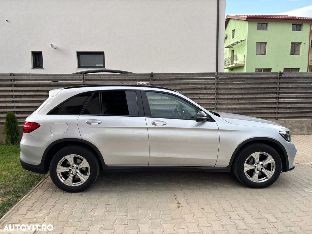Mercedes-Benz GLC 220 d 4Matic 9G-TRONIC AMG Line - 3