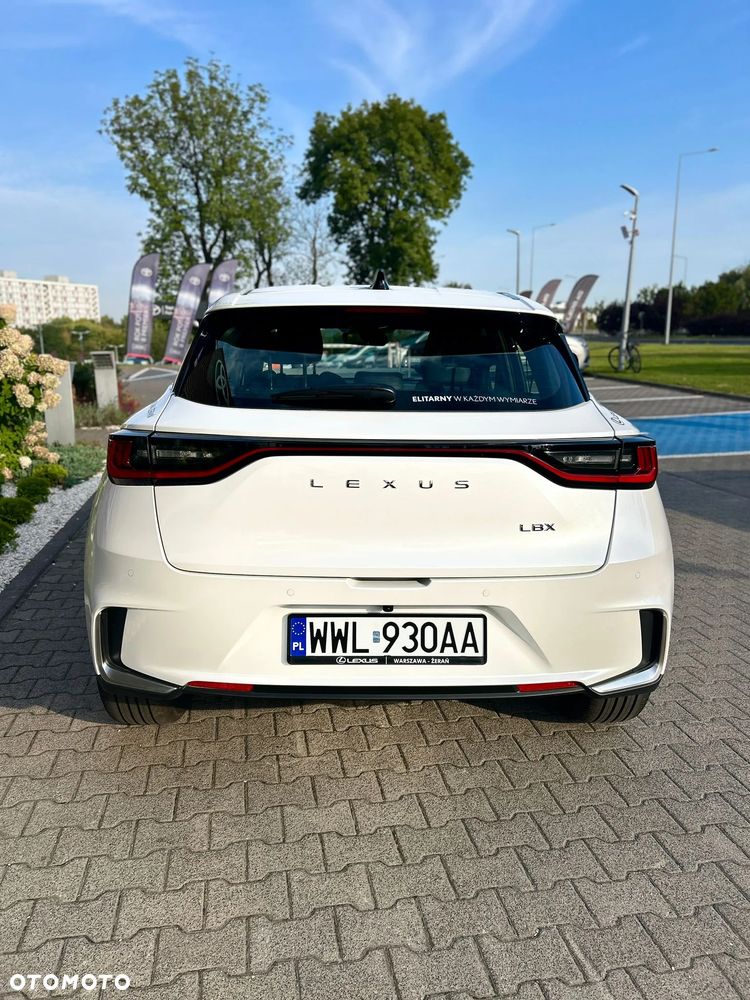 Lexus LBX 1.5 Hybrid Elegant - 4