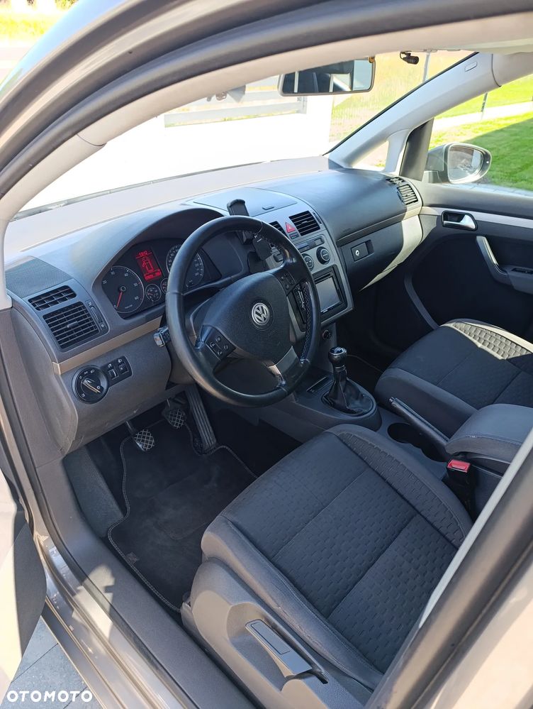 Volkswagen Touran 1.9 TDI DPF BlueMot Trendline - 8