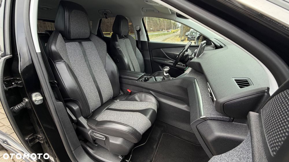 Peugeot 3008 1.2 PureTech Allure - 16