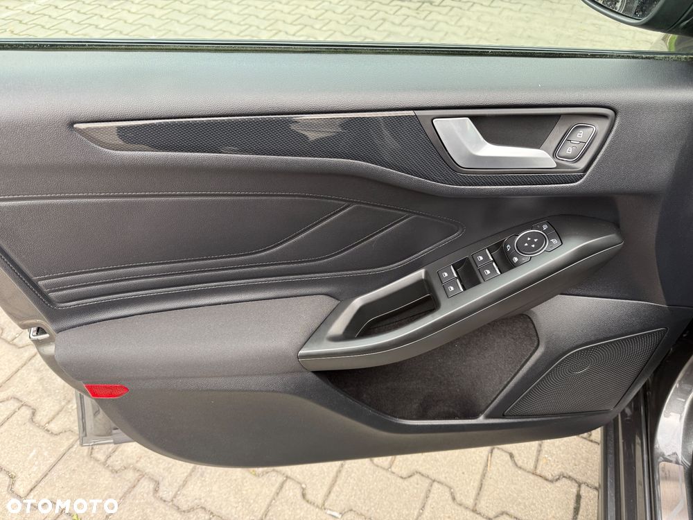 Ford Focus 1.5 EcoBoost Start-Stopp-System ST-LINE - 25