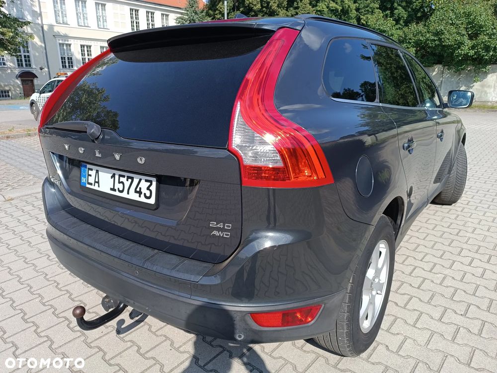Volvo XC 60 2.4D AWD Momentum - 4
