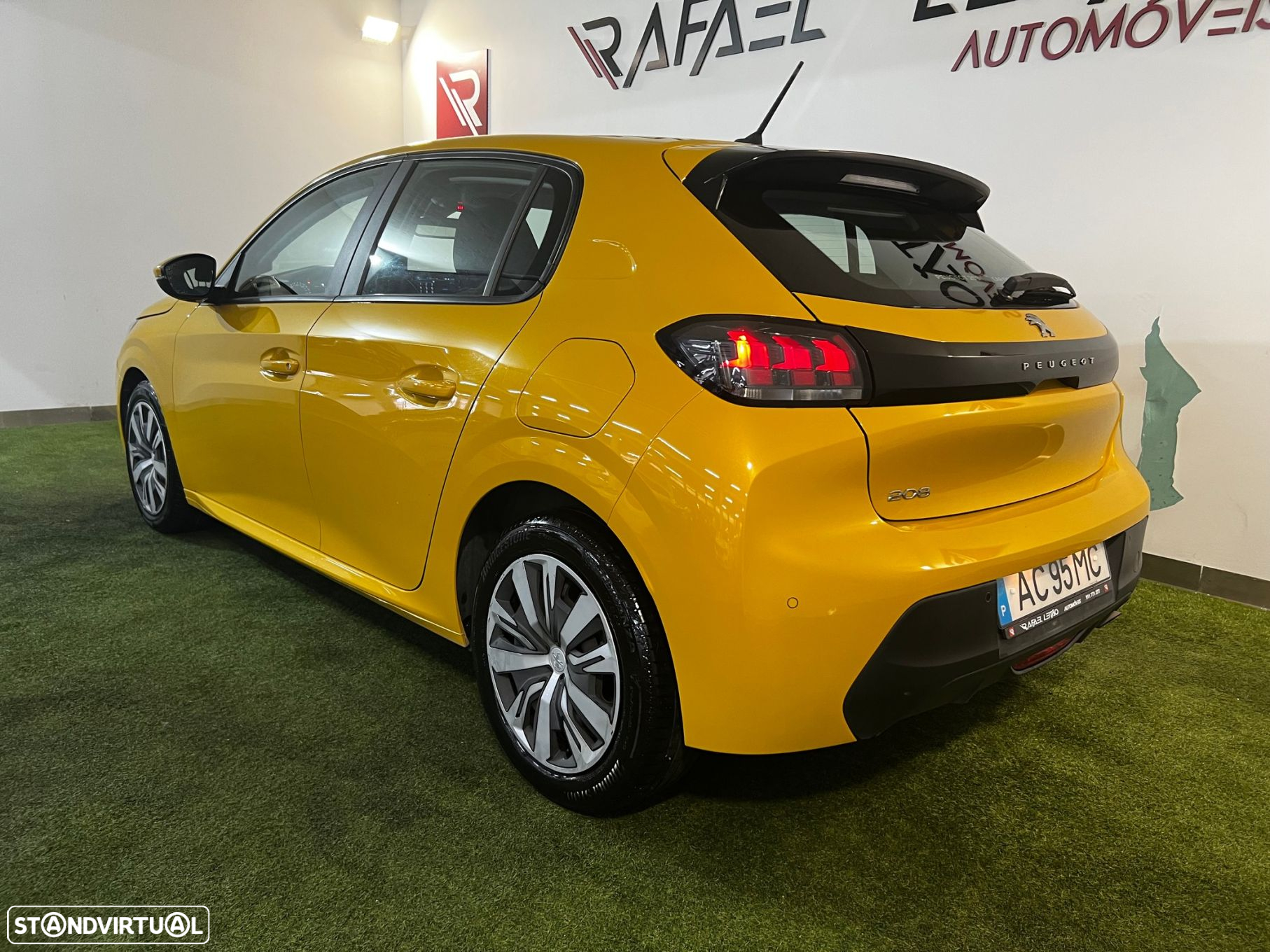 Peugeot 208 1.2 PureTech Active Pack - 11