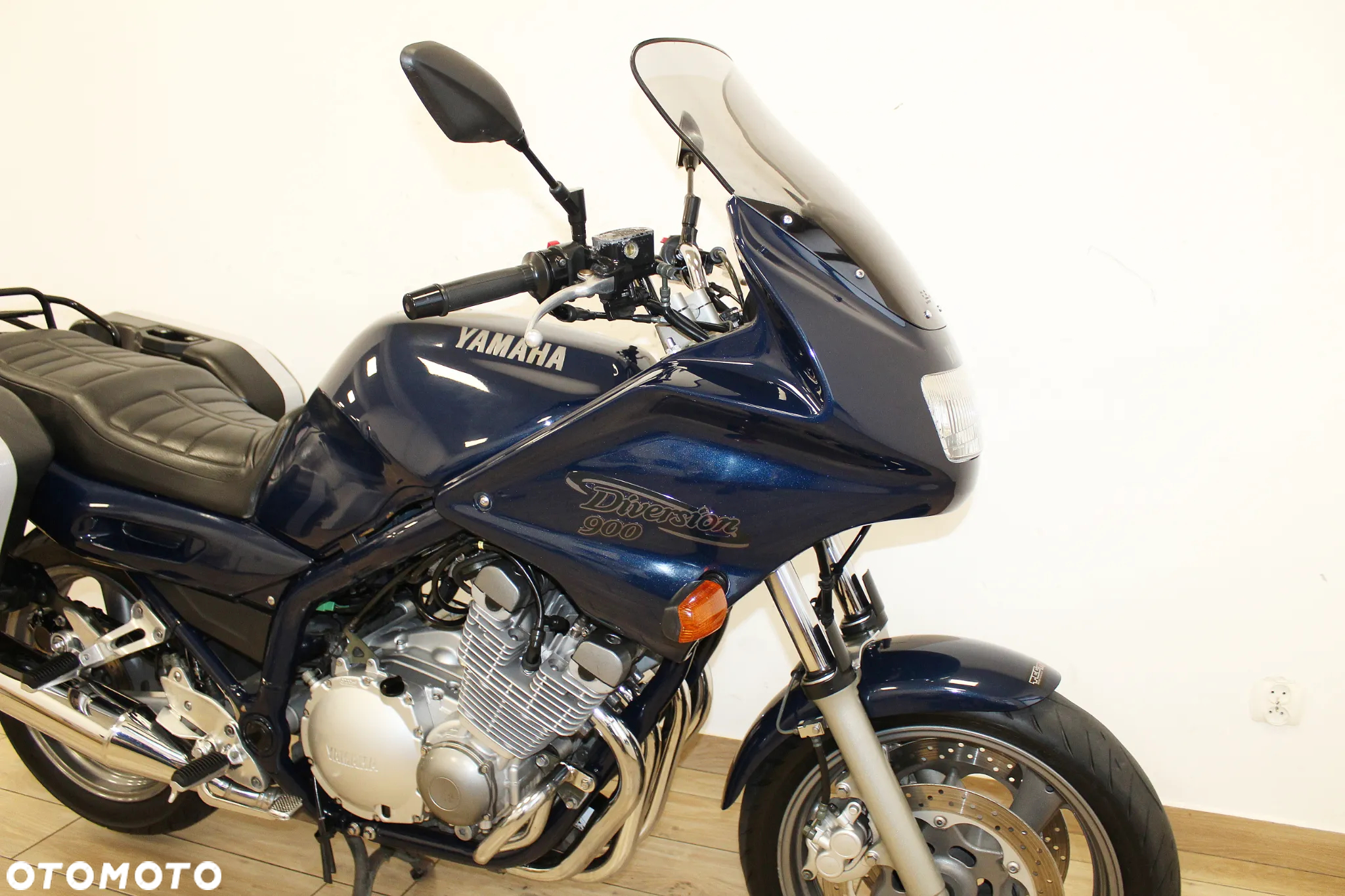 Yamaha XJ - 6