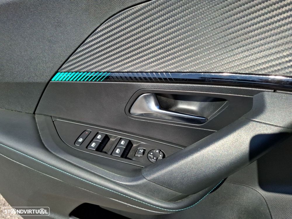 Peugeot 2008 1.2 PureTech Allure Pack - 24