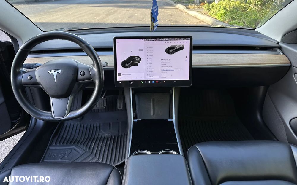 Tesla Model 3 - 2