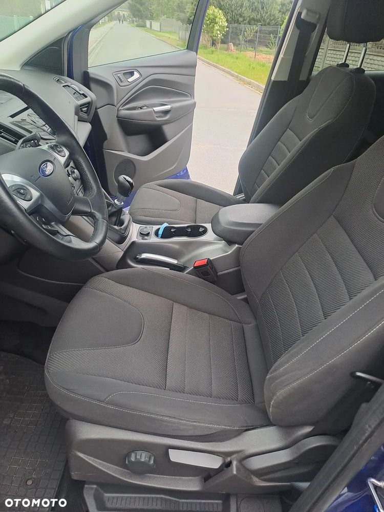 Ford Kuga 1.5 EcoBoost 2x4 Individual - 12