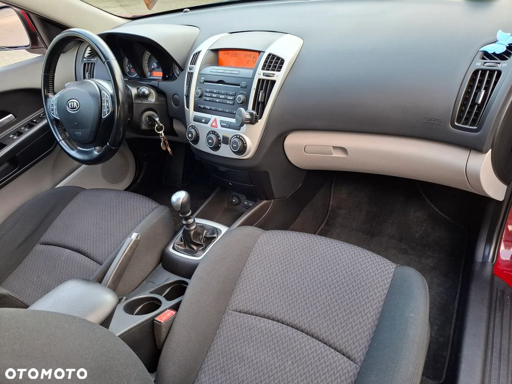 Kia Ceed 1.4 Comfort + - 24