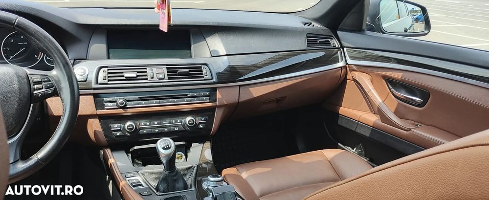 BMW Seria 5 520d - 25