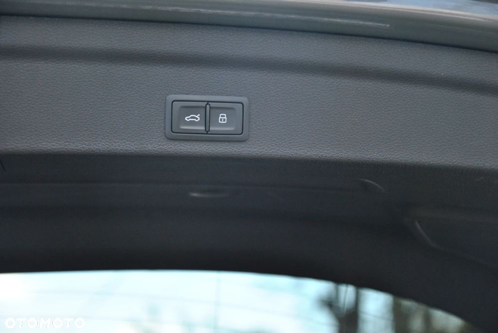 Audi Q3 Sportback 35 TDI quattro S tronic S line - 27