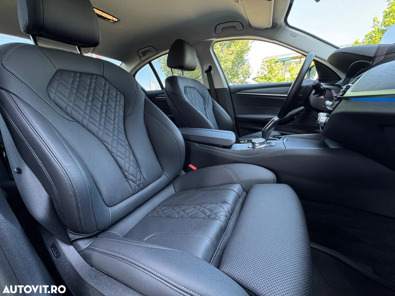 BMW Seria 5 530e xDrive Aut. Sport Line - 24