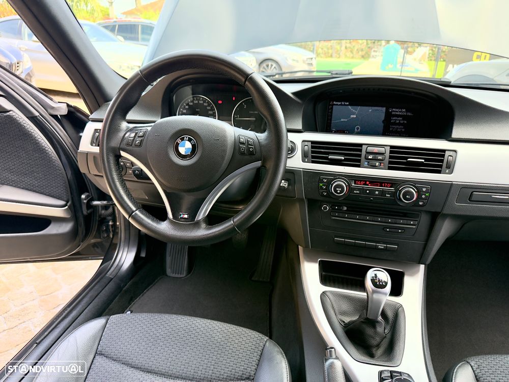 BMW 320 d Navigation Sport - 54