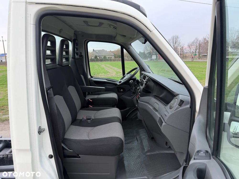 Iveco 35C15 * 3.0 / 150KM * Rama do zabudowy * Rozstaw osi: 4.1m * Koła bliźniacze * - 30