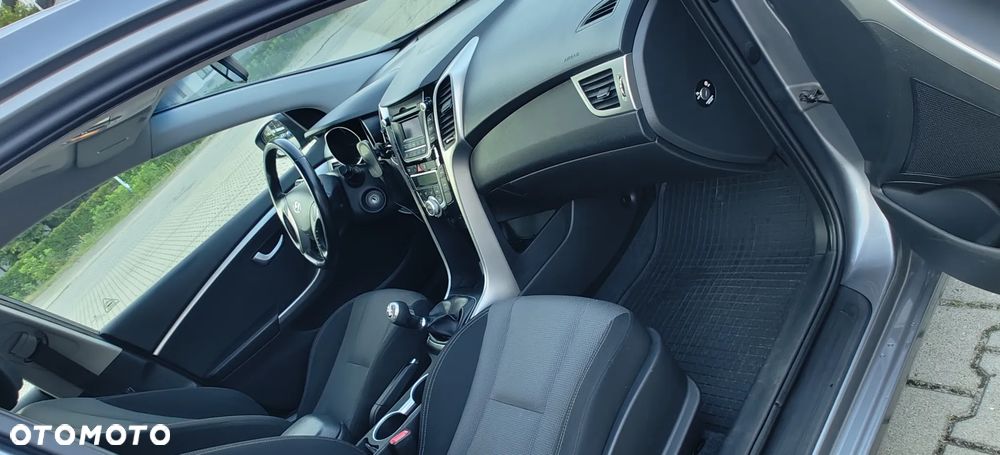 Hyundai i30 1.6 Comfort - 10
