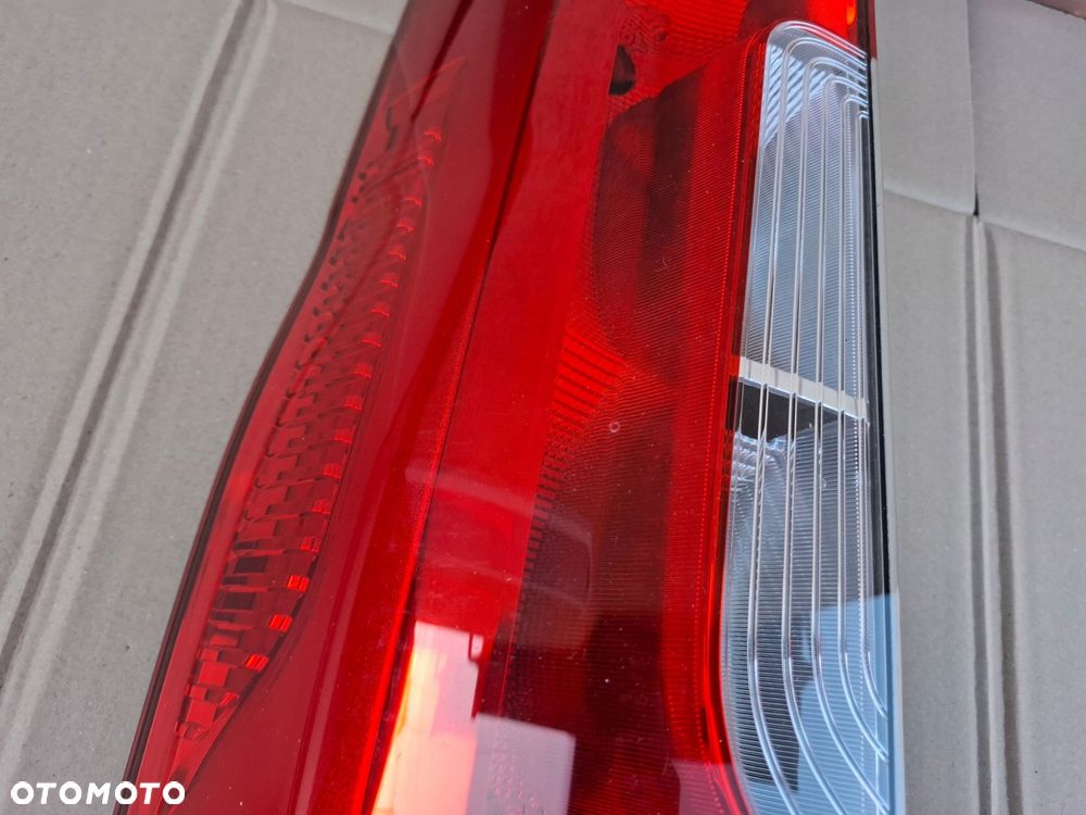 lampa tył tylna mercedes sprinter w907 a910 a9108200000 oryginał ładny stan - 4
