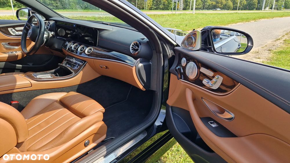 Mercedes-Benz Klasa E 220 d Coupe 4-Matic AMG - 23