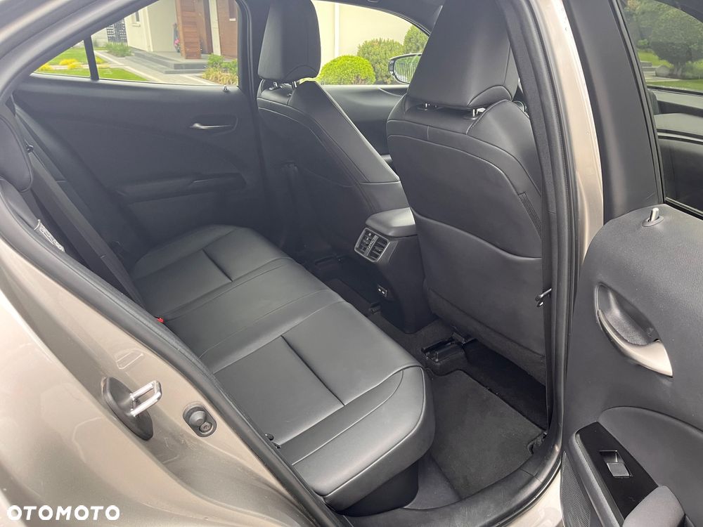 Lexus UX 250h Prestige 2WD - 8