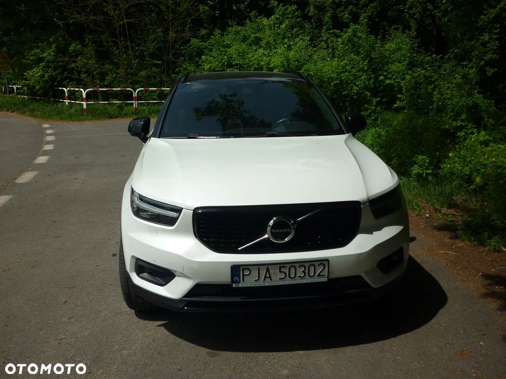 Volvo XC 40 T5 AWD R-Design - 3