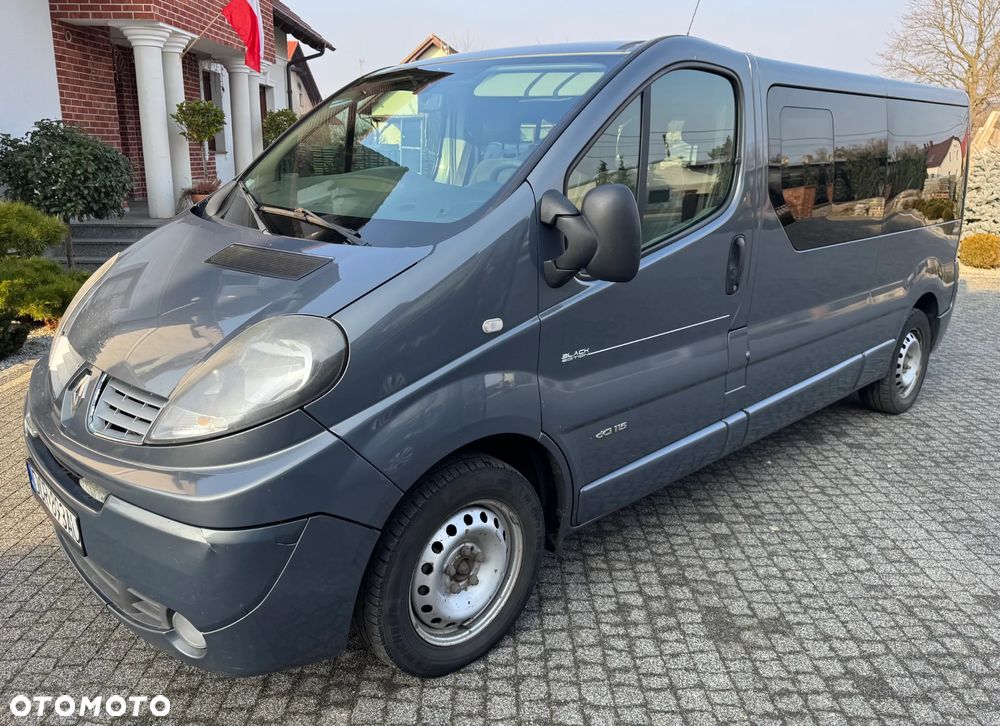 Renault Trafic Grand Passenger Black Edition - 21