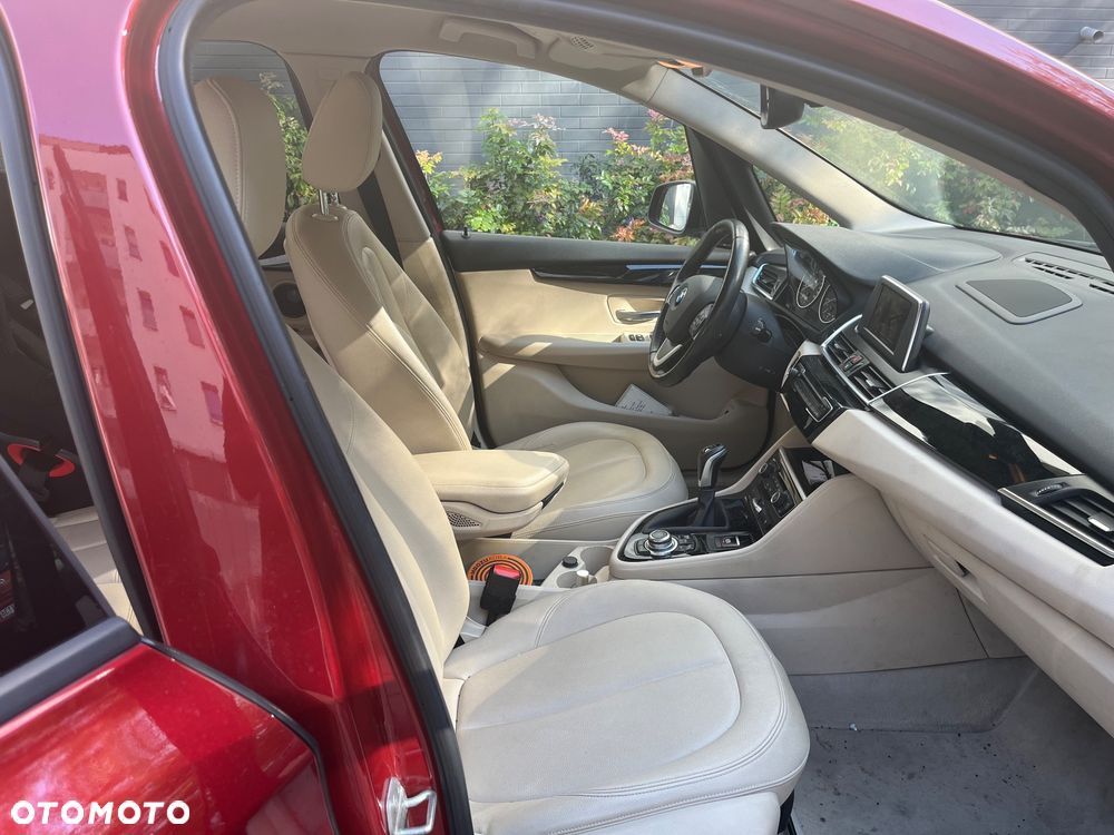 BMW Seria 2 216d - 5