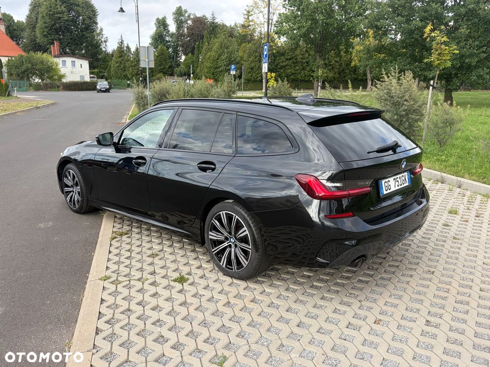 BMW Seria 3 320d xDrive Edition M Sport Shadow - 4