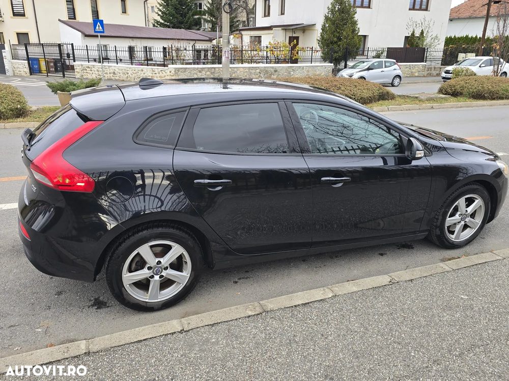 Volvo V40 D2 ECO Aut. Summum - 4
