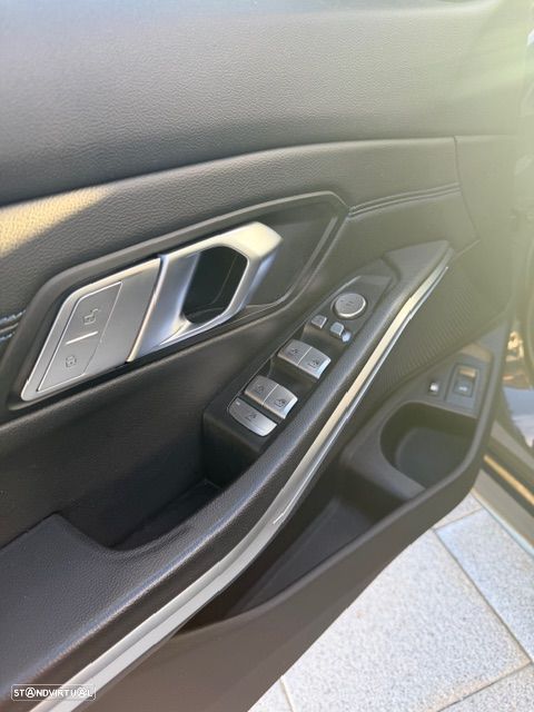 BMW 330 e Pack M Auto - 19