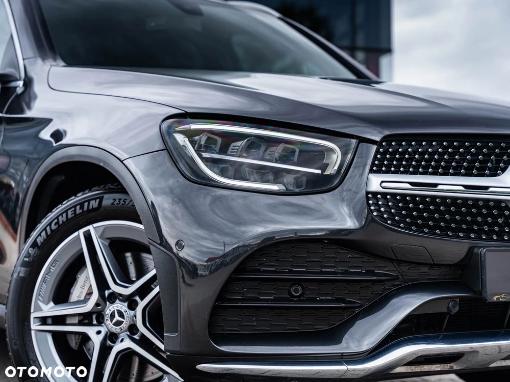 Mercedes-Benz GLC 200 4Matic 9G-TRONIC AMG Line Plus - 19
