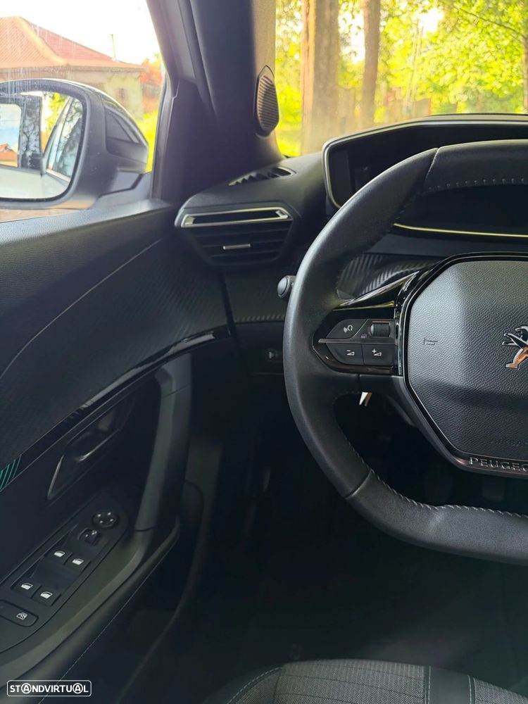 Peugeot 2008 - 12