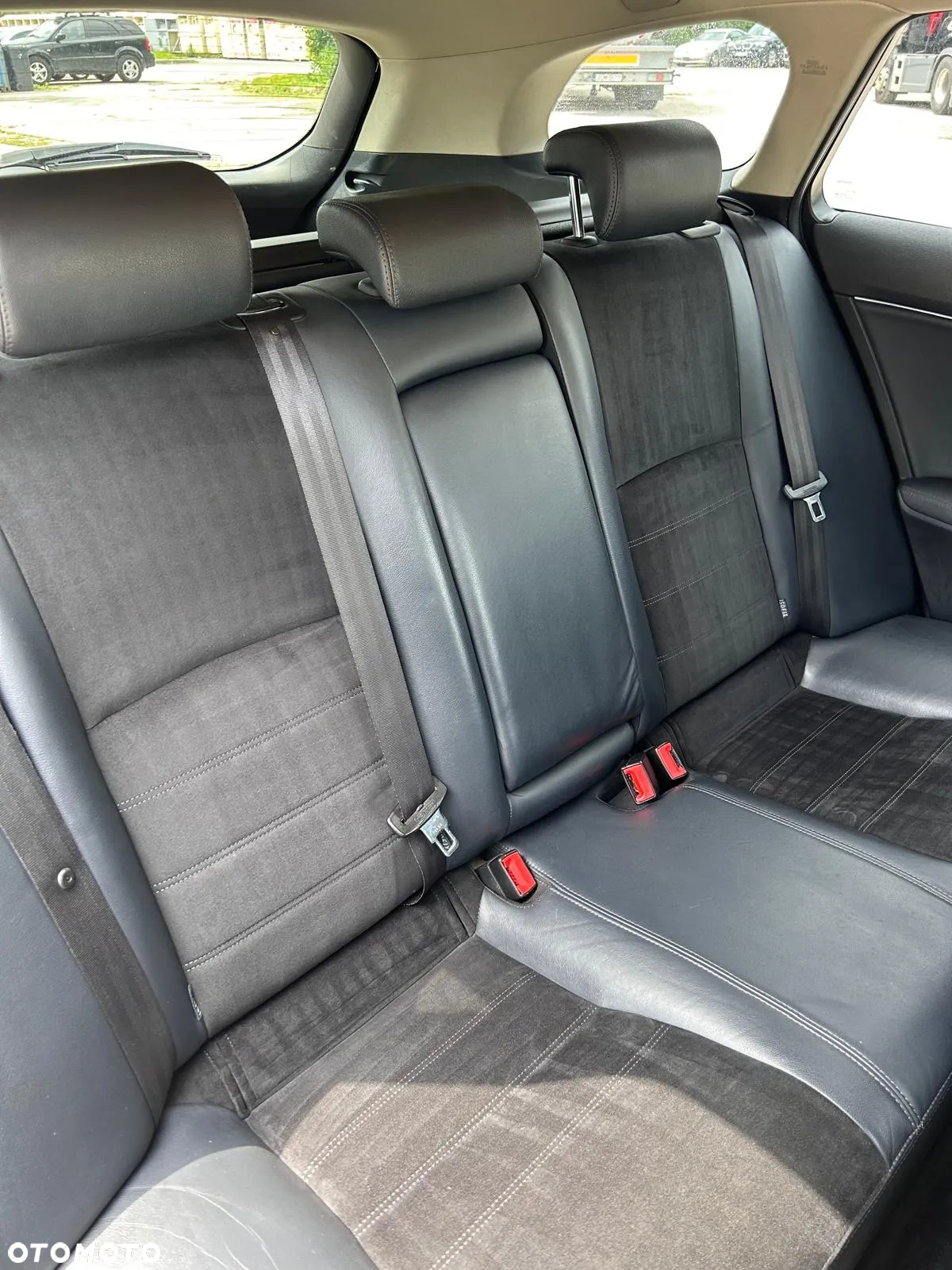 Toyota Avensis 1.8 Premium MS - 2