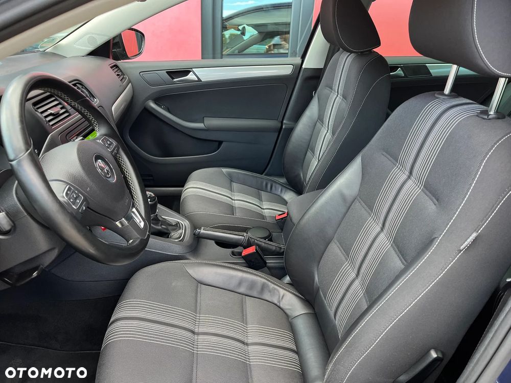 Volkswagen Jetta 1.4 TSI Match - 12
