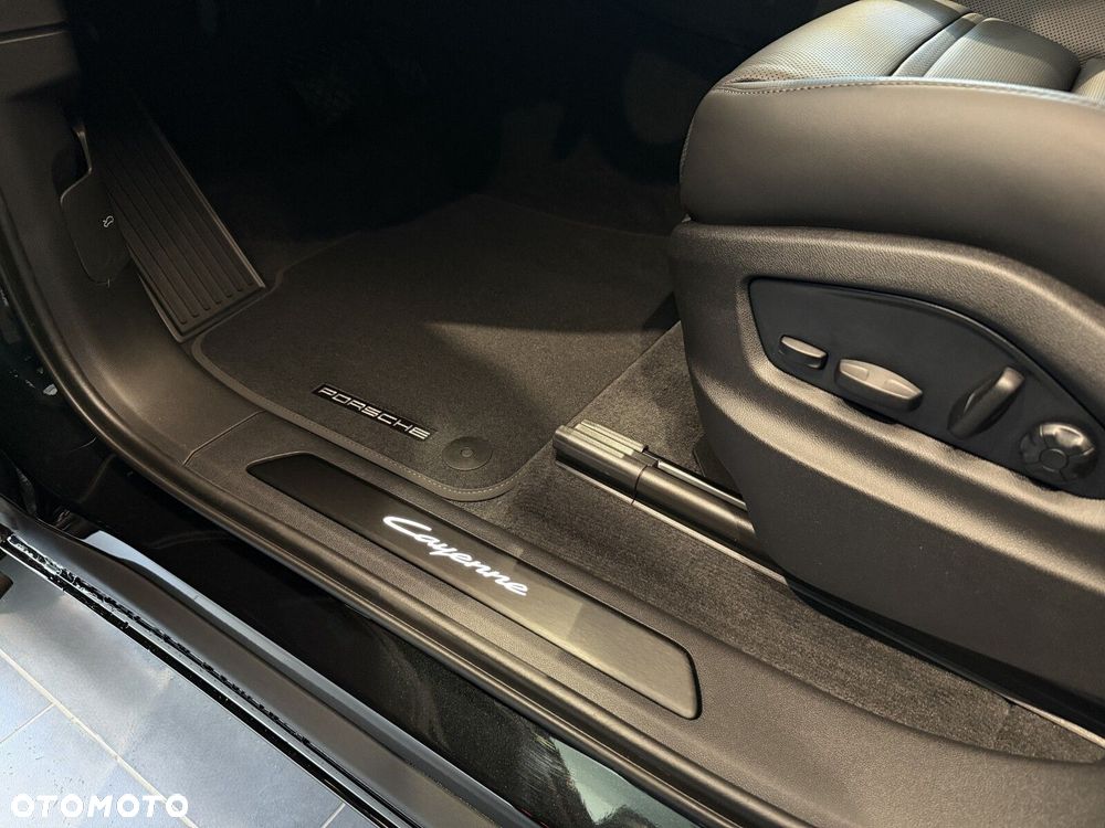 Porsche Cayenne - 20