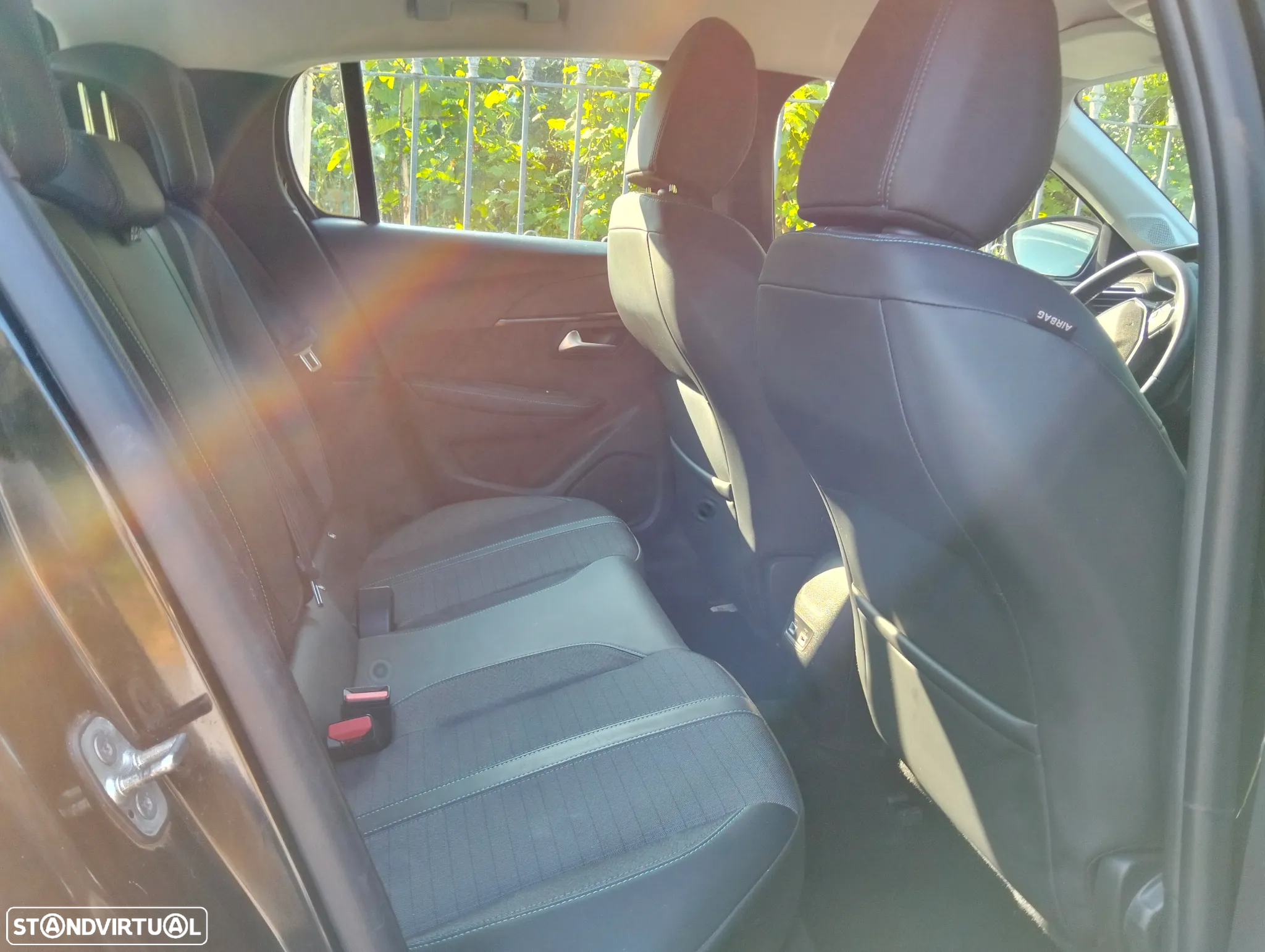 Peugeot 208 PureTech 130 EAT8 Allure Pack - 19