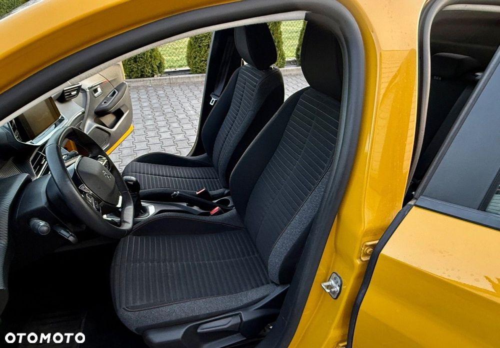 Peugeot 208 - 17