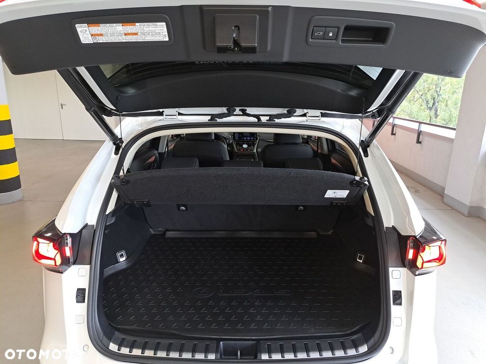 Lexus NX 300h F Impression AWD - 10