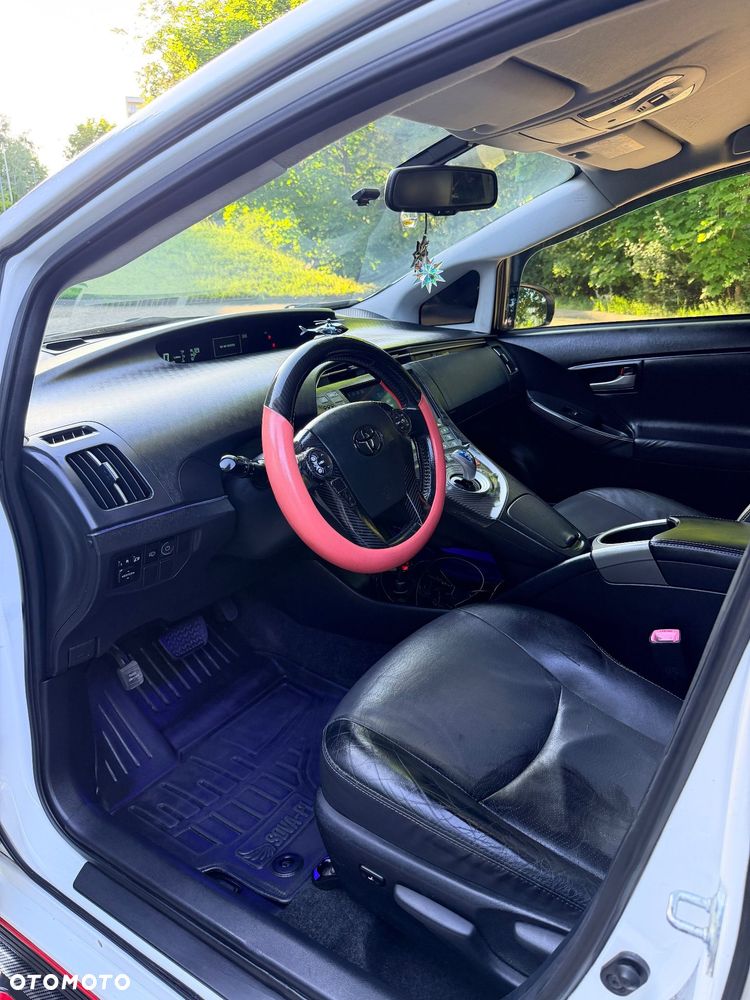 Toyota Prius 1.8 HSD Premium - 17