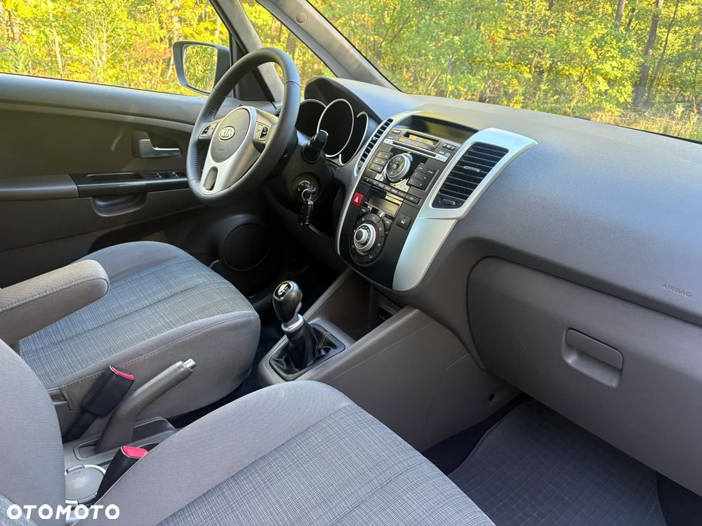 Kia Venga - 17