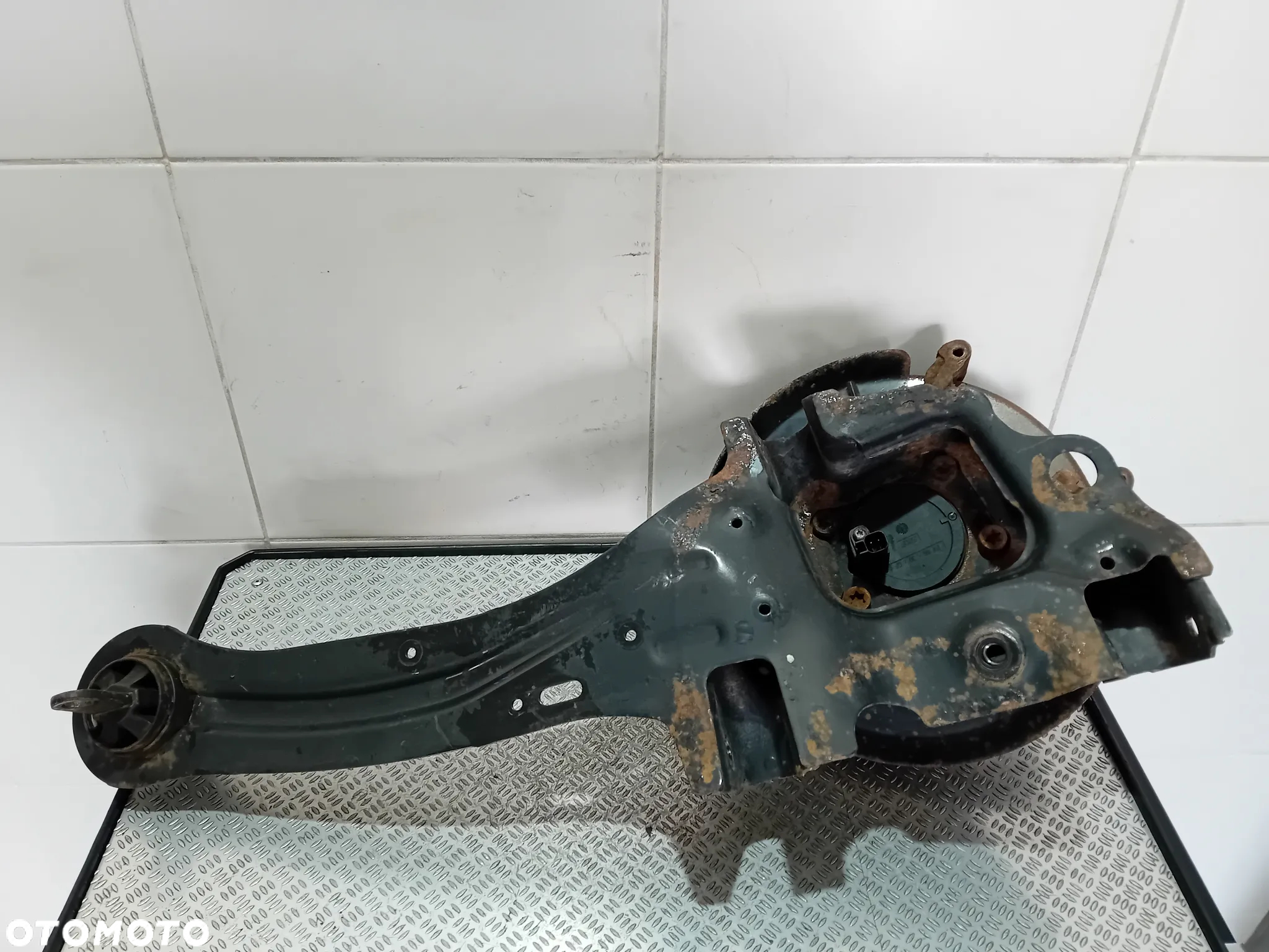 zwrotnica piasta prawy tył tarcza Ford Grand C-Max 2011 - 3