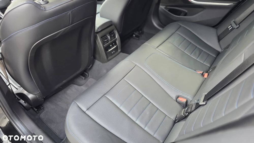 BMW Seria 3 330i xDrive M Sport sport - 19