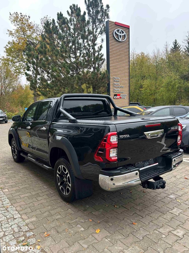 Toyota Hilux - 2