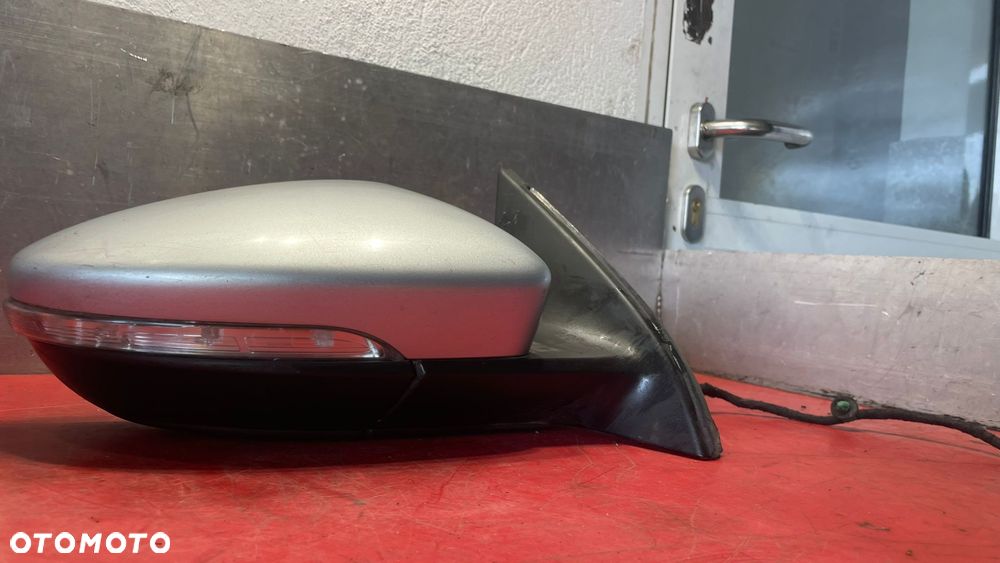 VW PASSAT B7 LUSTERKO PRAWE PRZÓD - 3